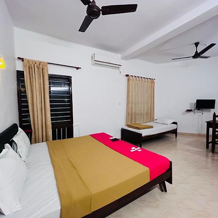 Hotel Sunday - Townhouse Club Airport Trivandrum Thiruvananthapuram Exterior foto